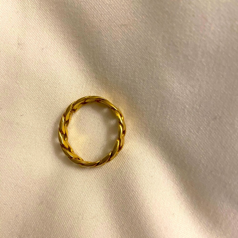 Mid size curb chain ring